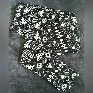 FREE 🆕Black &  Cream Leggings